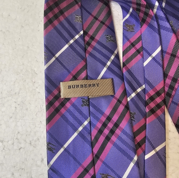 Burberry Men's Neck Tie - Picture 4 of 6